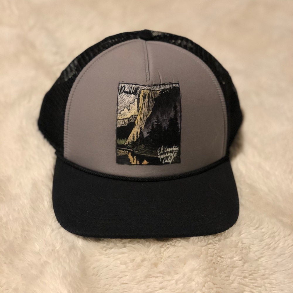Patagonia El Capitan snap back hat - like new